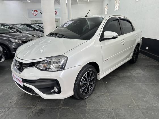 TOYOTA ETIOS 1.5 PLATINUM SEDAN 16V FLEX 4P AUTOMÁTICO